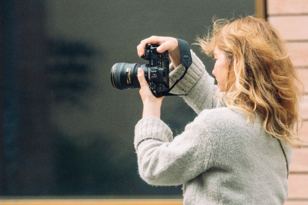 3. Kare: Gizemli&nbsp;Fotoğrafçı